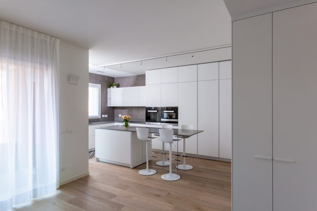 Casa di nuova costruzione a Milano_soggiorno cucina